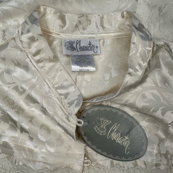 Women’s new cream house gown robe‎ size medium - Picture 5 of 9